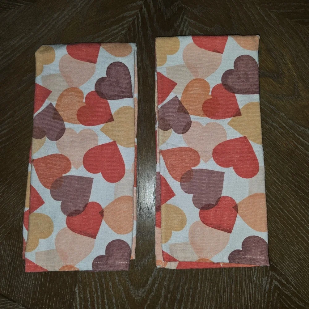 Nicole Miller Home Heart Print Kitchen Hand Towels - Set of 2 - NWOT